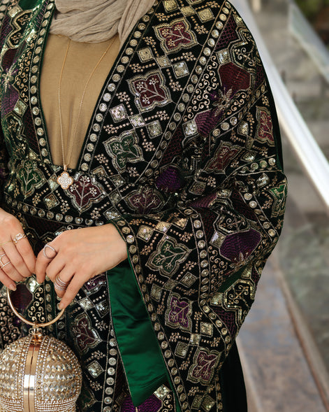 Embroidered Velvet Daraa Set – Emerald Mix
