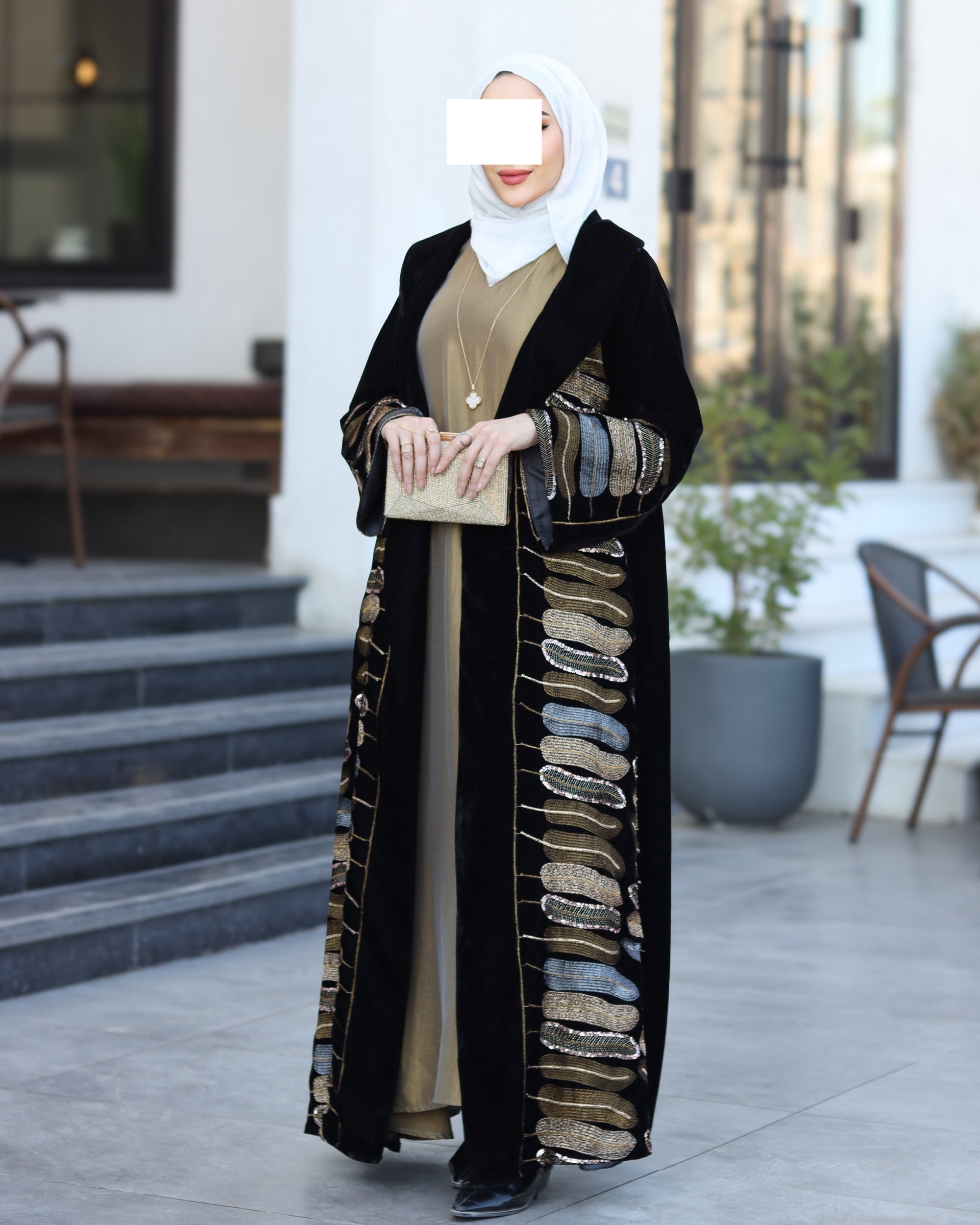 Embroidered Velvet Daraa Set – Black & Gold