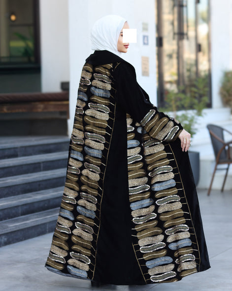 Embroidered Velvet Daraa Set – Black & Gold