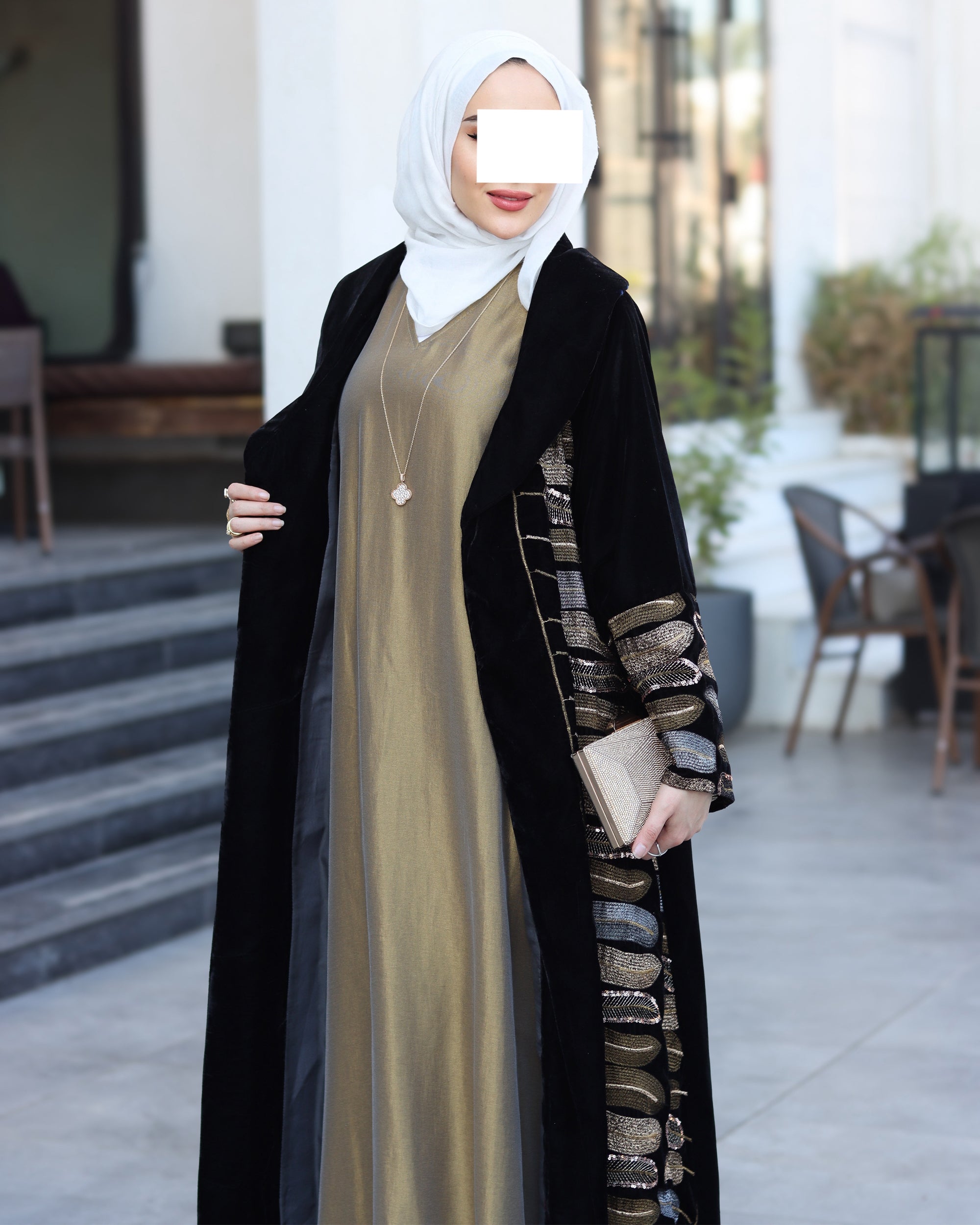 Embroidered Velvet Daraa Set – Black & Gold