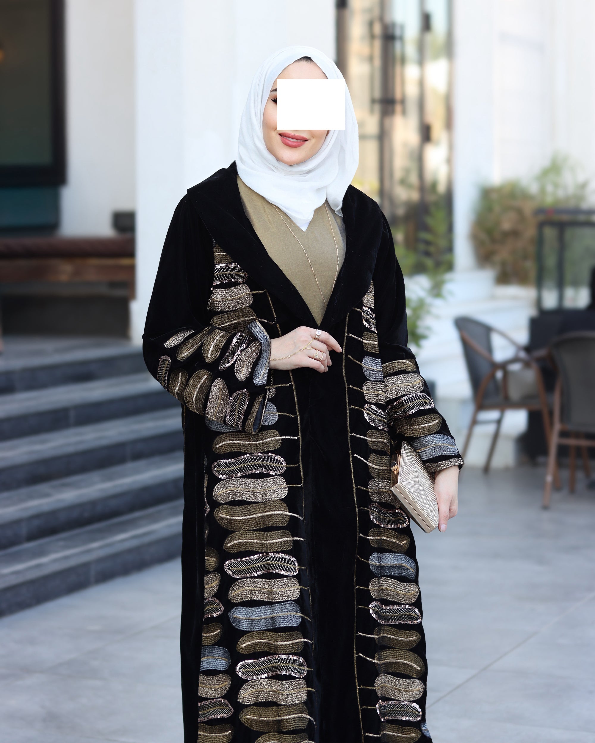 Embroidered Velvet Daraa Set – Black & Gold