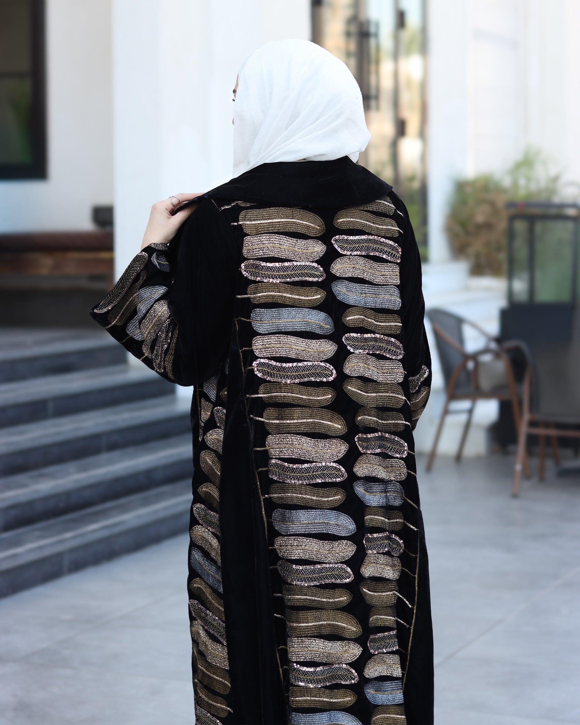 Embroidered Velvet Daraa Set – Black & Gold