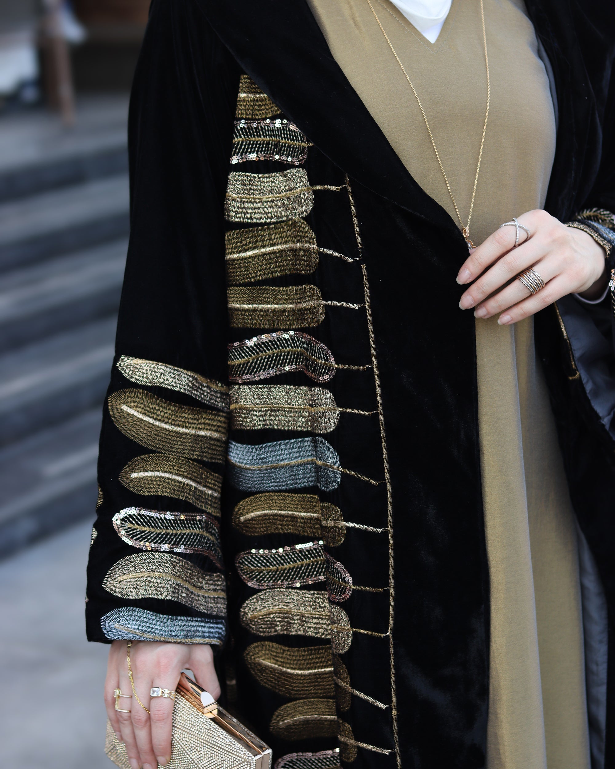 Embroidered Velvet Daraa Set – Black & Gold