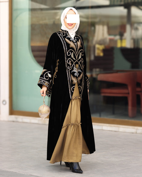 Ornate Embroidered Velvet Daraa – Black & Gold