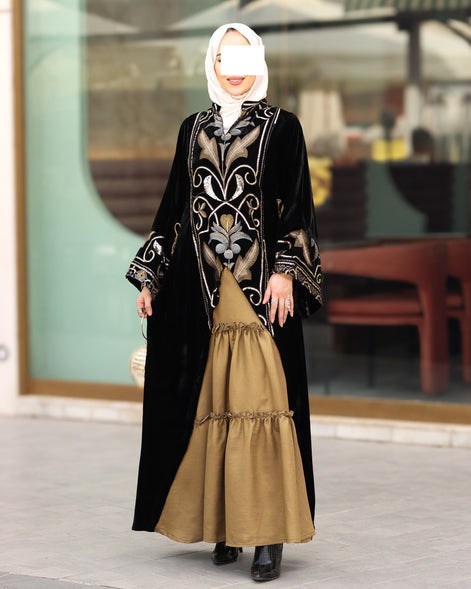 Ornate Embroidered Velvet Daraa – Black & Gold