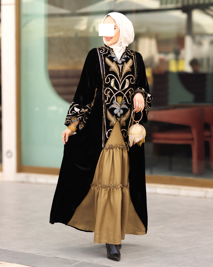Ornate Embroidered Velvet Daraa – Black & Gold
