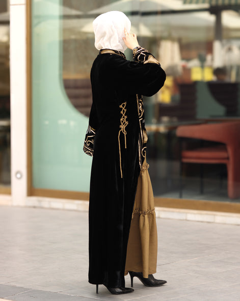 Ornate Embroidered Velvet Daraa – Black & Gold