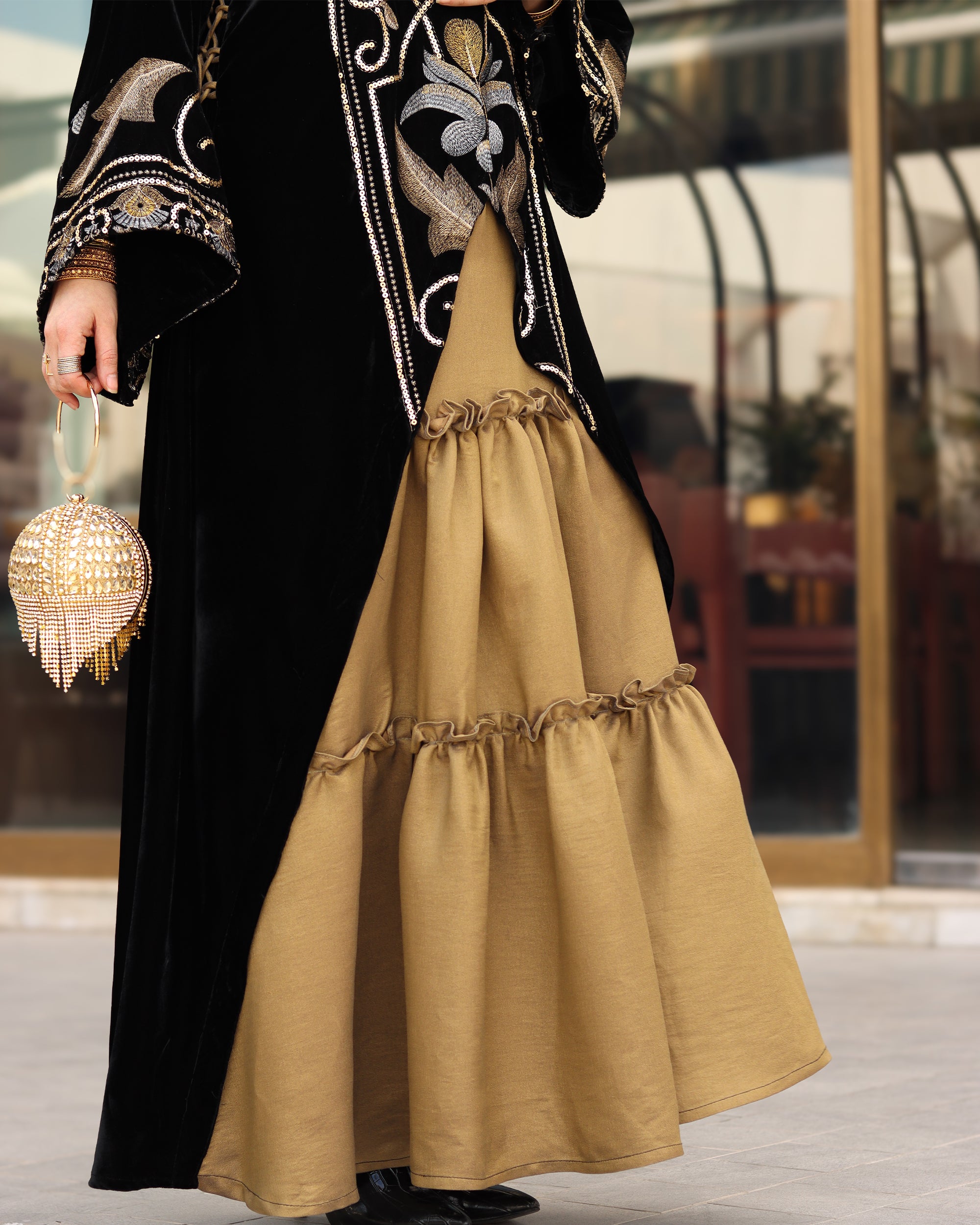 Ornate Embroidered Velvet Daraa – Black & Gold