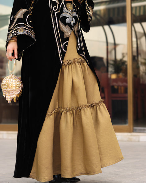 Ornate Embroidered Velvet Daraa – Black & Gold