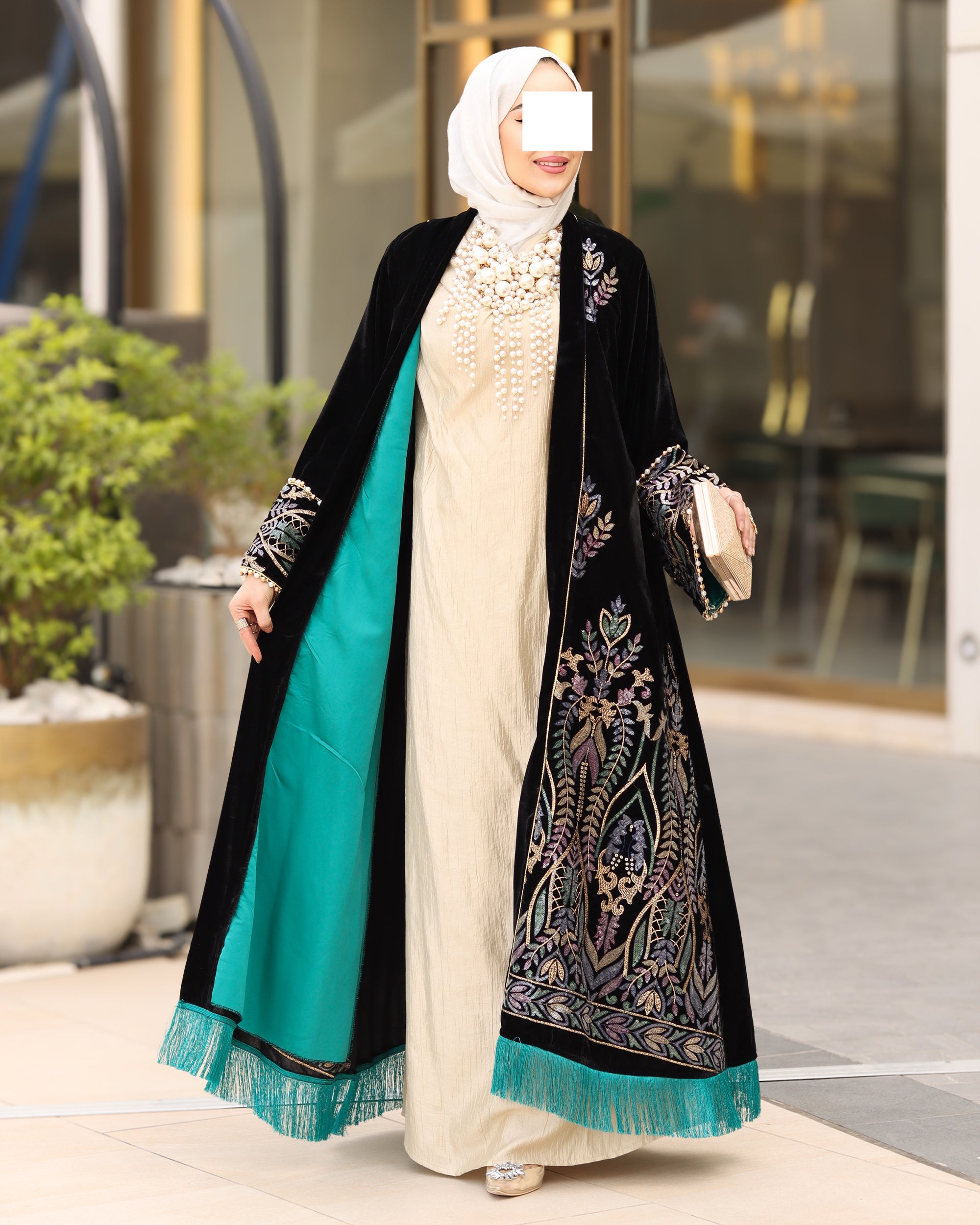 درّاعة مخمل مطرزة قطعتين – أسود بحواف تركواز