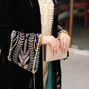 درّاعة مخمل مطرزة قطعتين – أسود بحواف تركواز