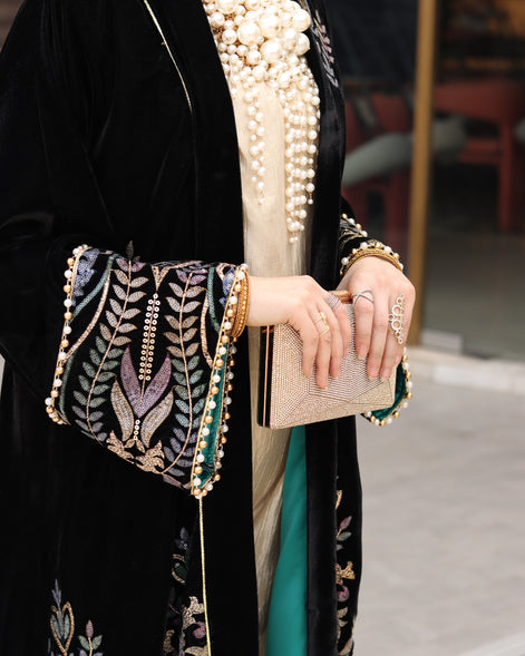 درّاعة مخمل مطرزة قطعتين – أسود بحواف تركواز