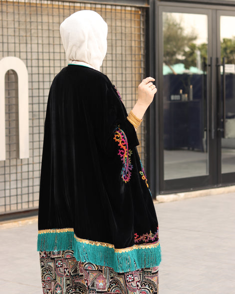 درّاعة مخمل مطرزة قطعتين – أسود وحواف تركواز