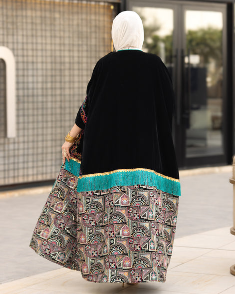 درّاعة مخمل مطرزة قطعتين – أسود وحواف تركواز